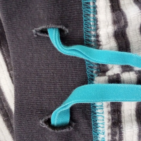 [26] Betsey Johnson Gray Blue Striped Woman's Full Pajama Set Size Medium - Picture 8 of 8